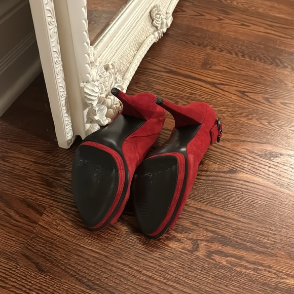 Guess Red high heels. Worn once. Size 7.5M - Picture 5 of 7